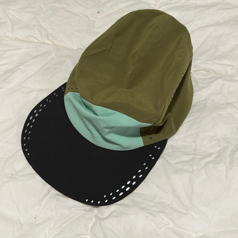 Lululemon running hat - NWOT
